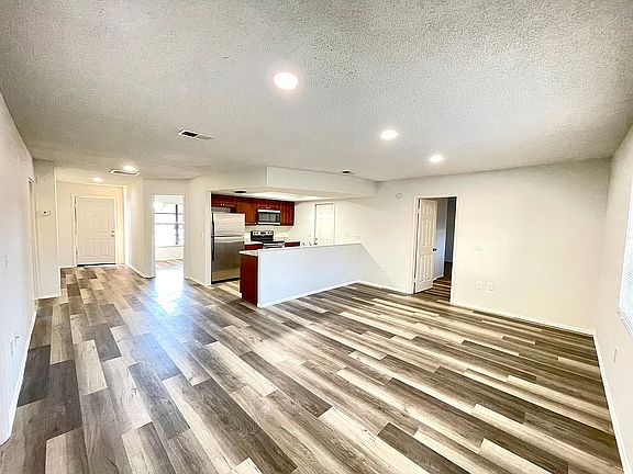 5th image of 8917 Schrader Blvd