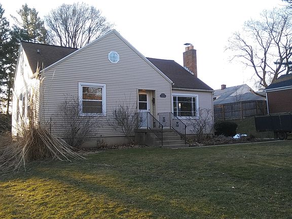 3rd image of 143 Bristol Ave NW