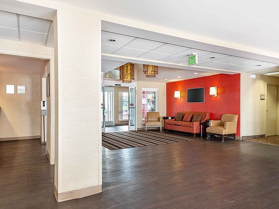 Lobby and Guest Check-in