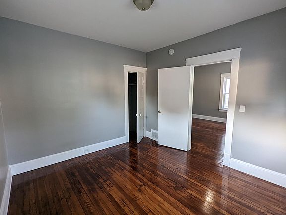 2nd image of 4415 Pearse Ave #1