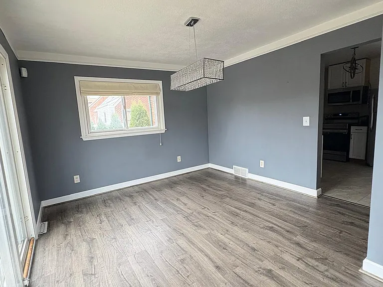 2625 Walnut St — Photo 4