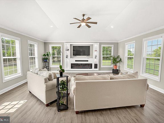 2nd image of 10042 Roulette Dr