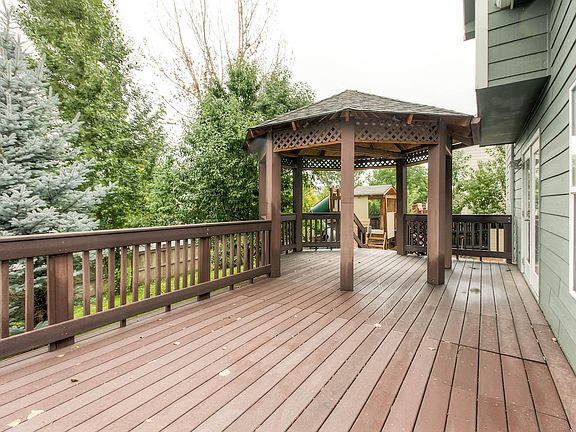 Trex Deck w/Gazebo
