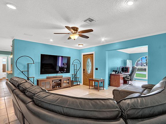 4th image of 127 Miramar Avenue