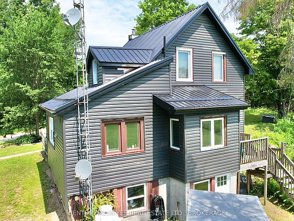 4th image of 129 Mountain St
