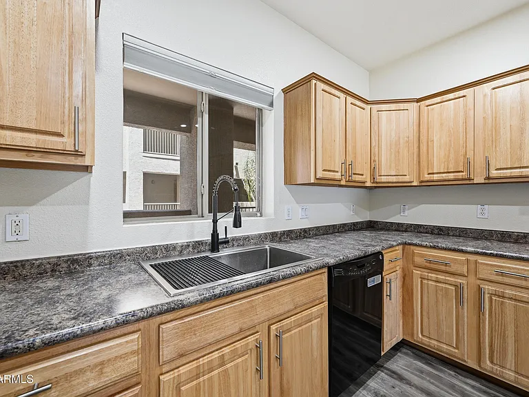 920 E Devonshire Ave #2027 — Photo 7