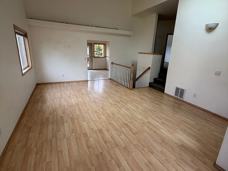 11320 SW Clifford St — Photo 3