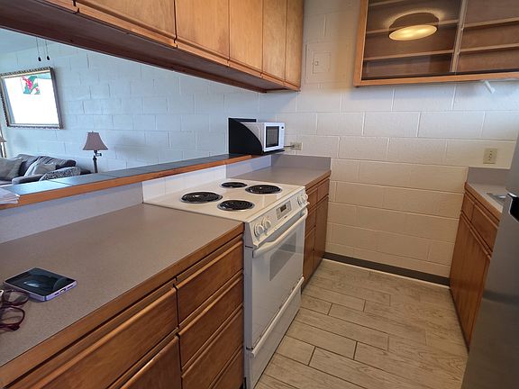 3rd image of 1875 Kalanianaole St APT 608