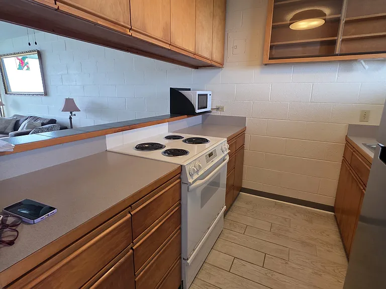 1875 Kalanianaole St #608 — Photo 3