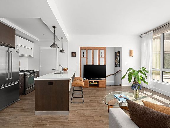 3rd image of 214 N 11th St APT 1X