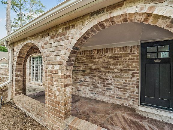 3rd image of 25302 Fairbrook Ln