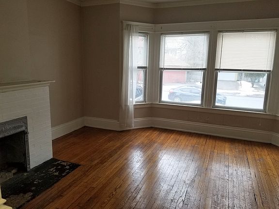3rd image of 857 Harvard St #857