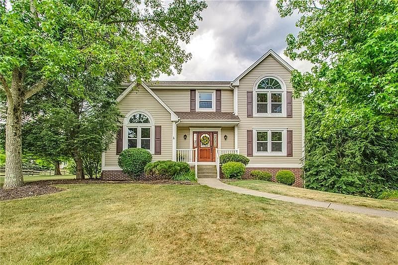 1st image of 118 Glenbrook Dr