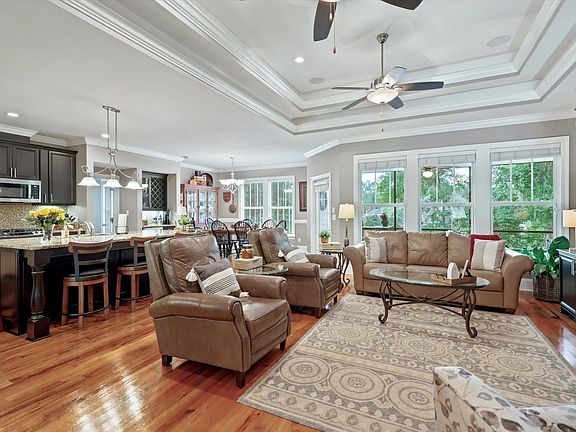 4th image of 4605 Forest Ridge Dr