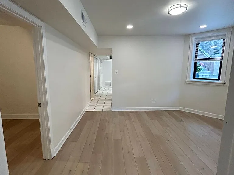 725 S Loomis St — Photo 3