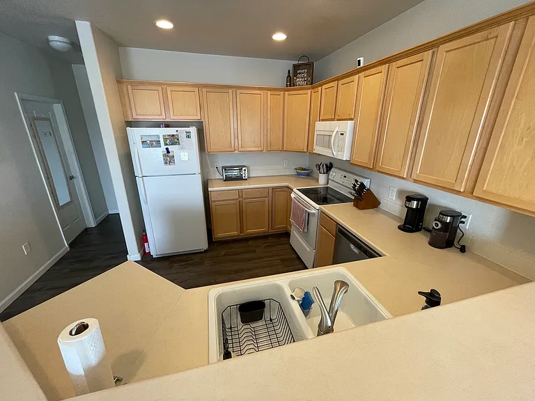 2215 Owens Ave #202 — Photo 10