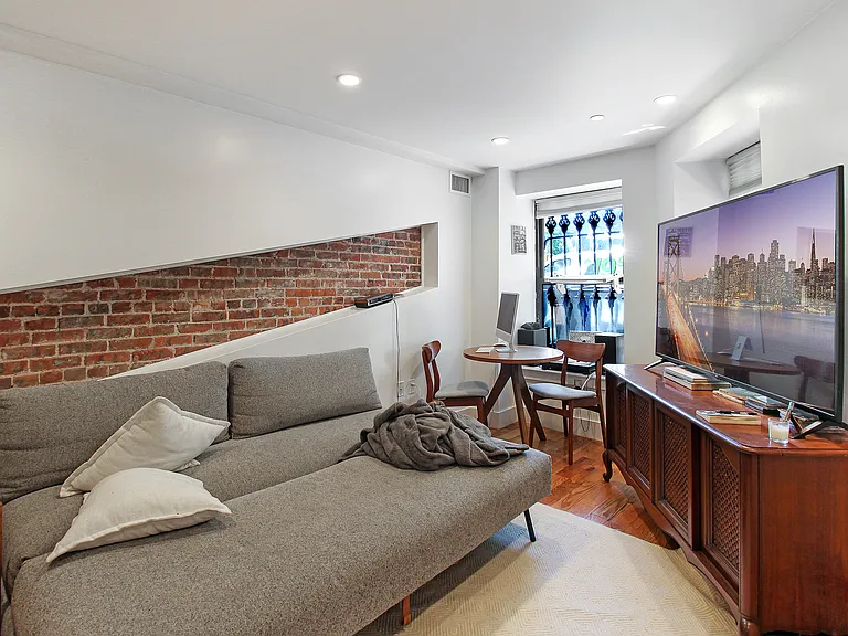 891 Lafayette Ave #1 — Photo 4