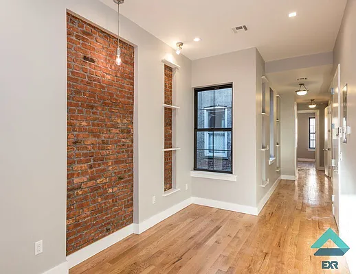 Rented by EXR | media 24