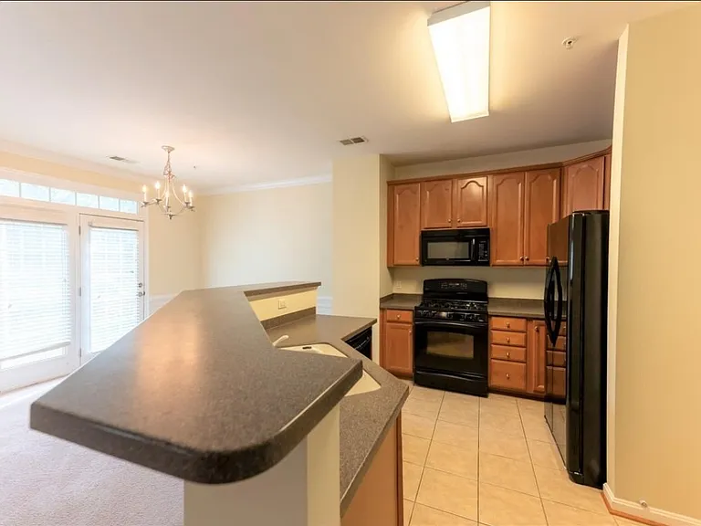 6783 Hampton Bay Ln — Photo 32