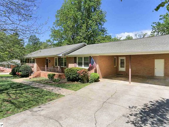 2nd image of 212 Holly Dr