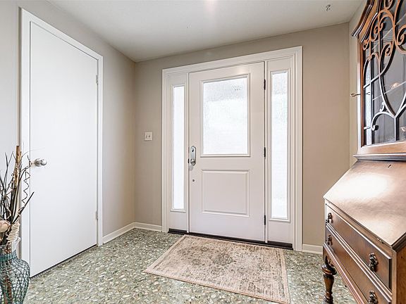5th image of 4926 Whispering Falls Dr