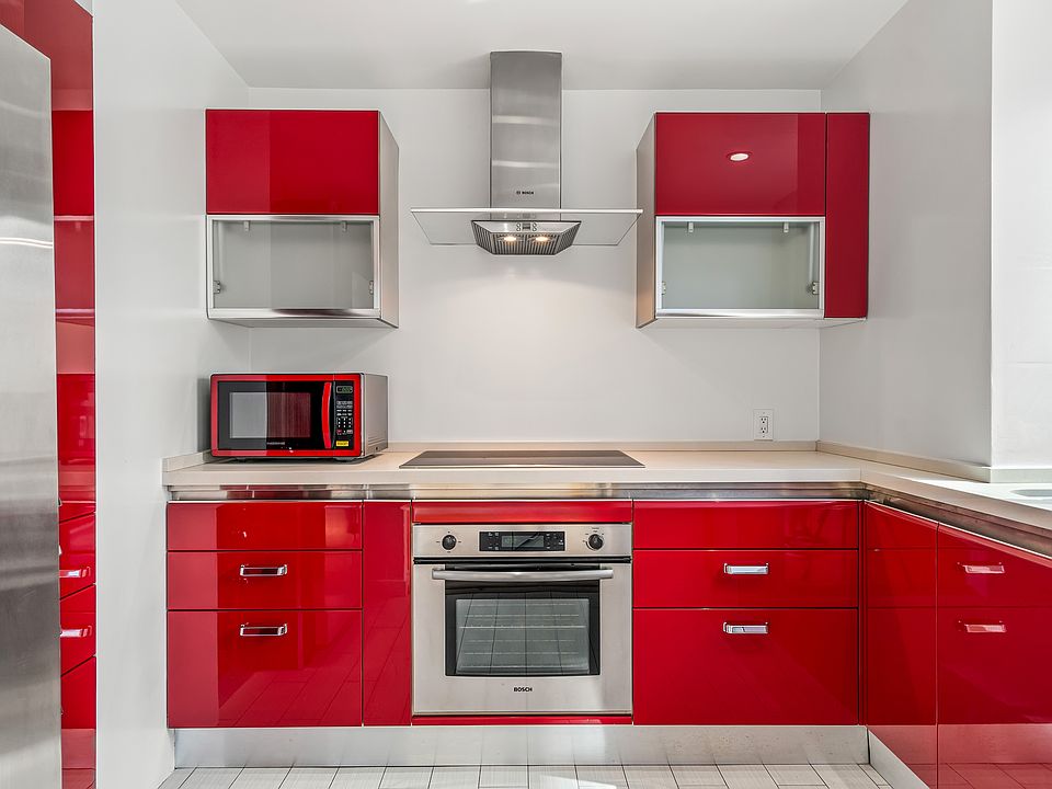 Designer kitchen w/ bosch appliances