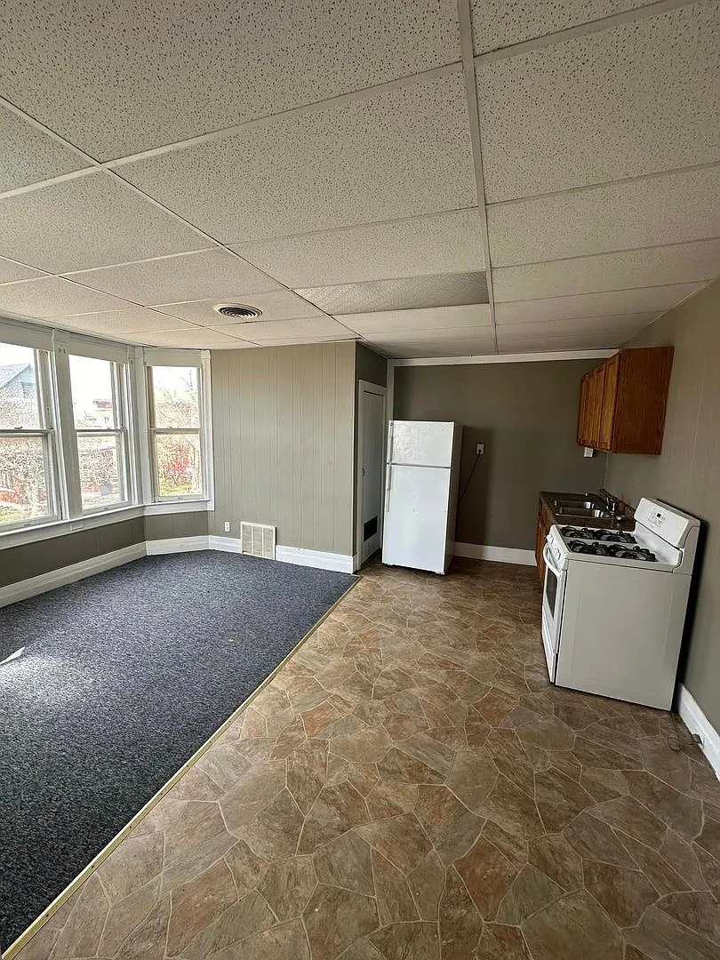 1301 Spring St — Photo 3