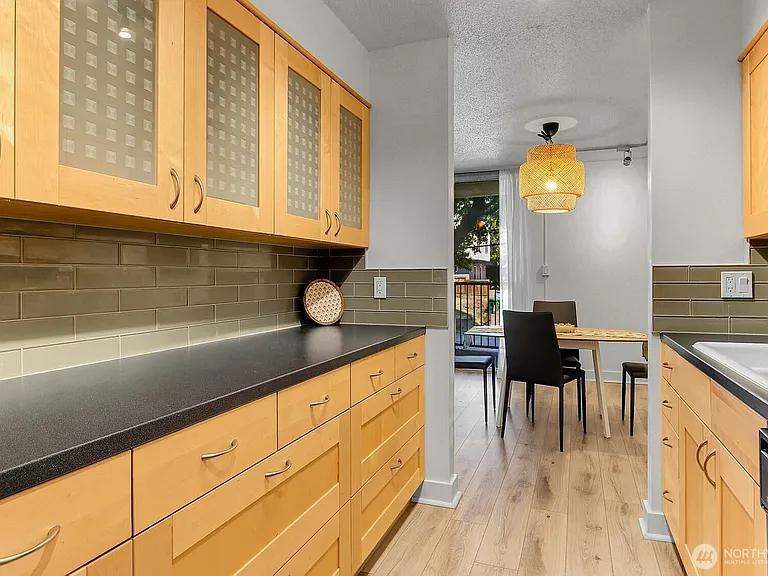 4540 8th Ave NE #202 — Photo 5