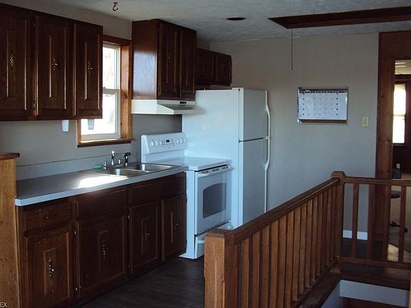 3rd image of 14749 Longview Dr