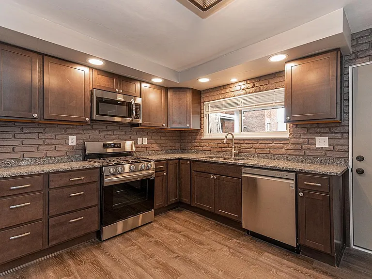 4215 Garwood Way — Photo 4