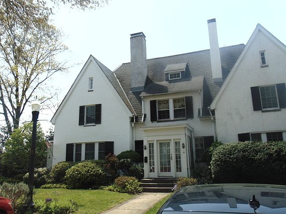 3rd image of 8 Bedford Ct