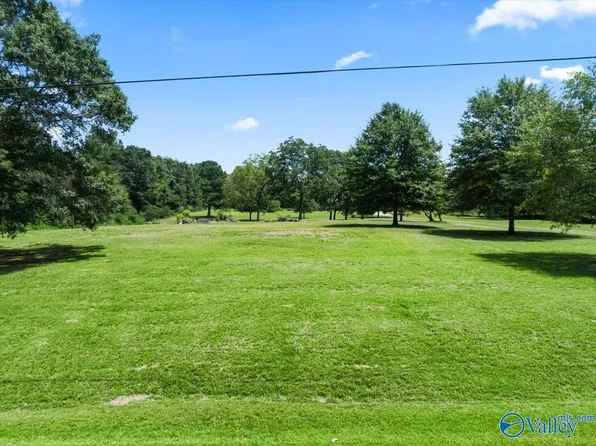 2.6 4th St NE, Arab, AL 35016