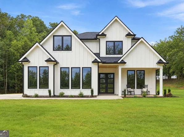 2466 Meredith Dr, Loganville, GA 30052