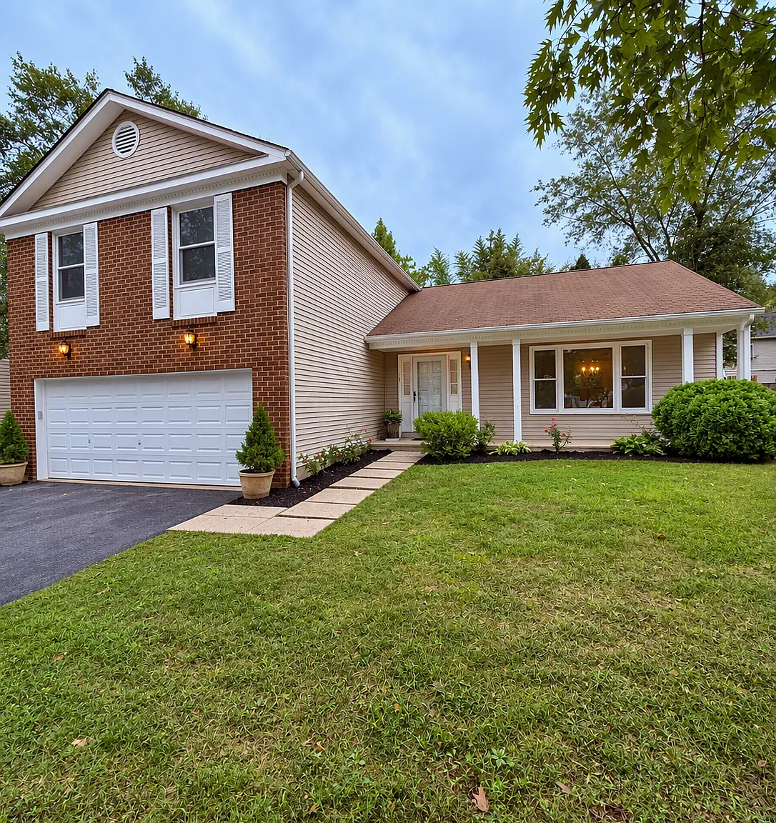 4 bed, 2.5 bath, 2110 sqft, $3,550 — Photo 1