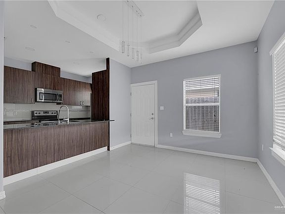 2nd image of 2706 Larkspur Ave APT 2
