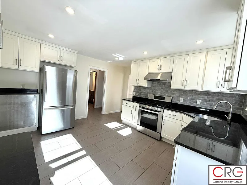 2 bed, 1200 sqft, $3,000 — Photo 2
