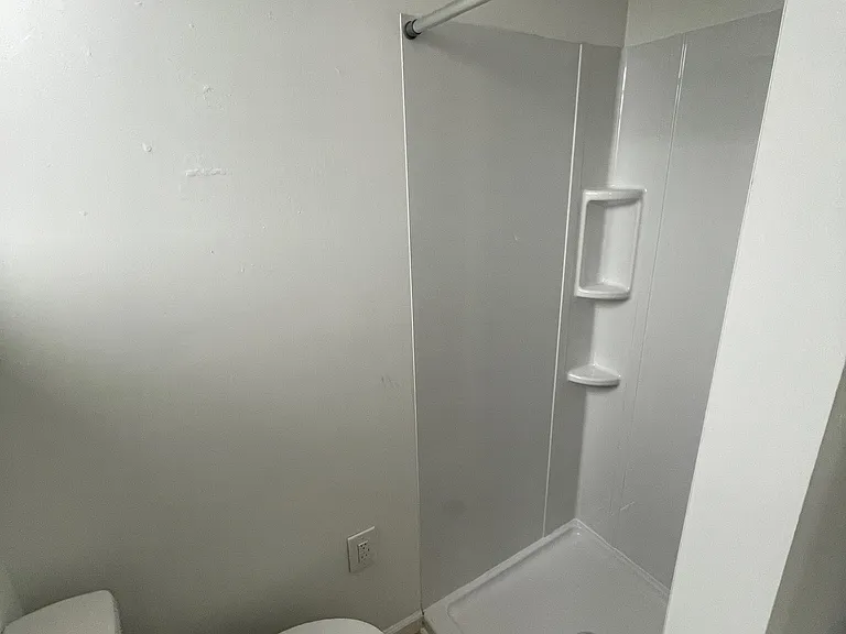 125 Lakewood Ave — Photo 12