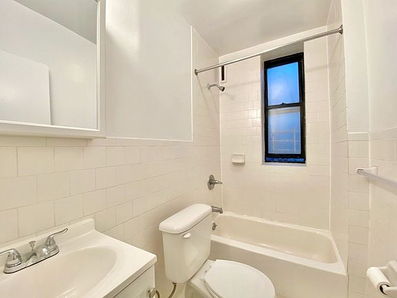 5th image of 200 Audubon Ave #522