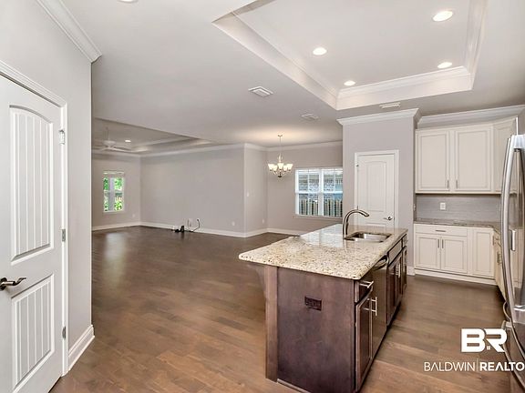 2nd image of 1139 Louise Ave