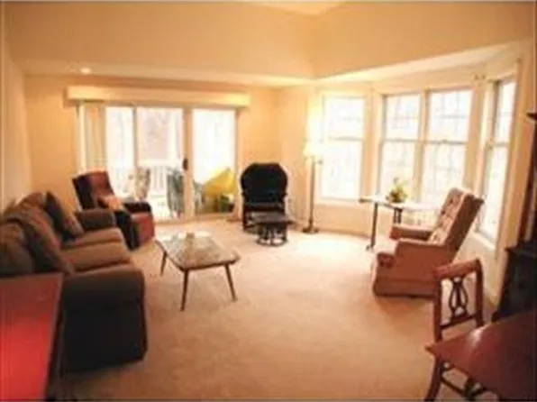 128 Audubon Dr, Acton, MA 01720