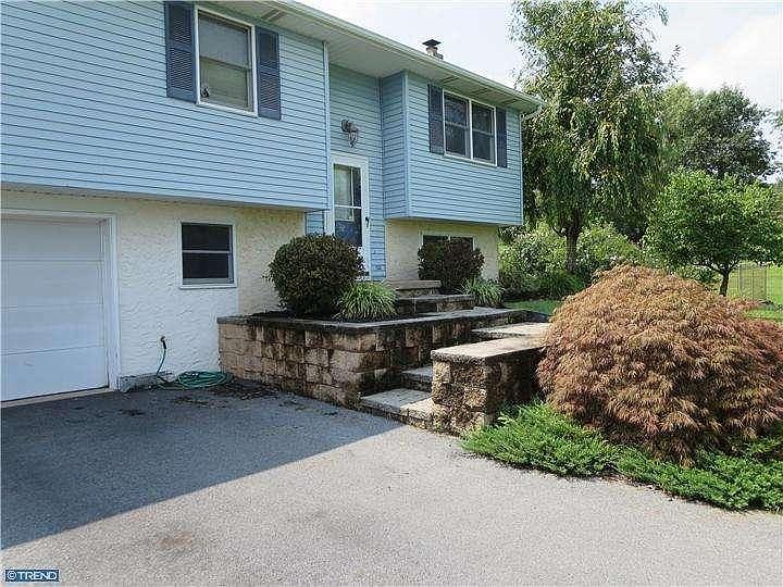 2nd image of 500 Drake Rd