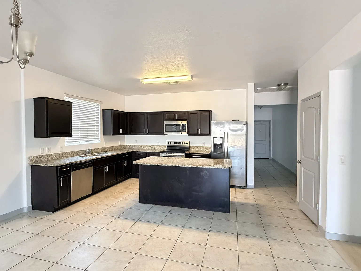 4 bed, 2232 sqft, $2,190 — Photo 2