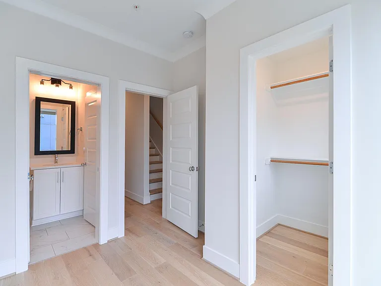 5 Seawell Ave #105 — Photo 17