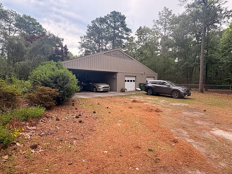1468 Ridge Rd — Photo 2