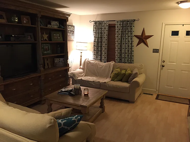 6885 Chasewood Cir — Photo 4