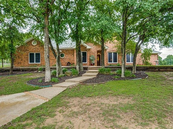 5th image of 107 Pecan Acres Ln