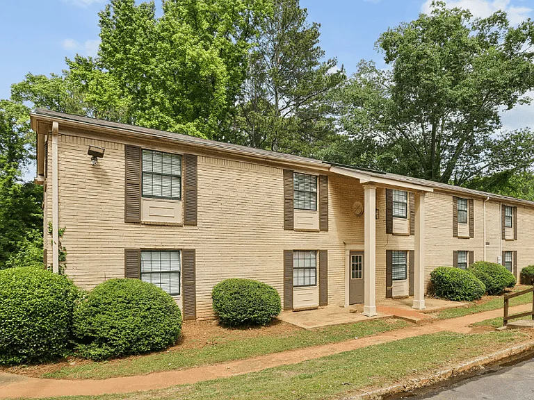Brentwood Apartments — Photo 56