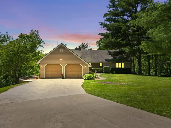 2196 N Hill Rd, Muscatine, IA 52761
