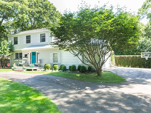 3rd image of 227 Norfolk Dr