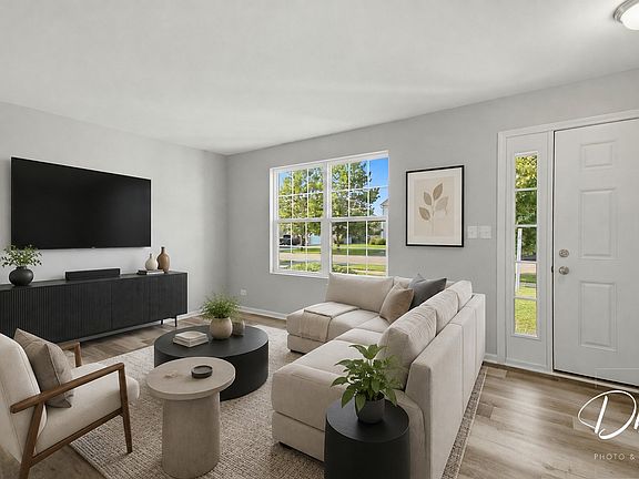 3rd image of 875 Timber Lake Dr